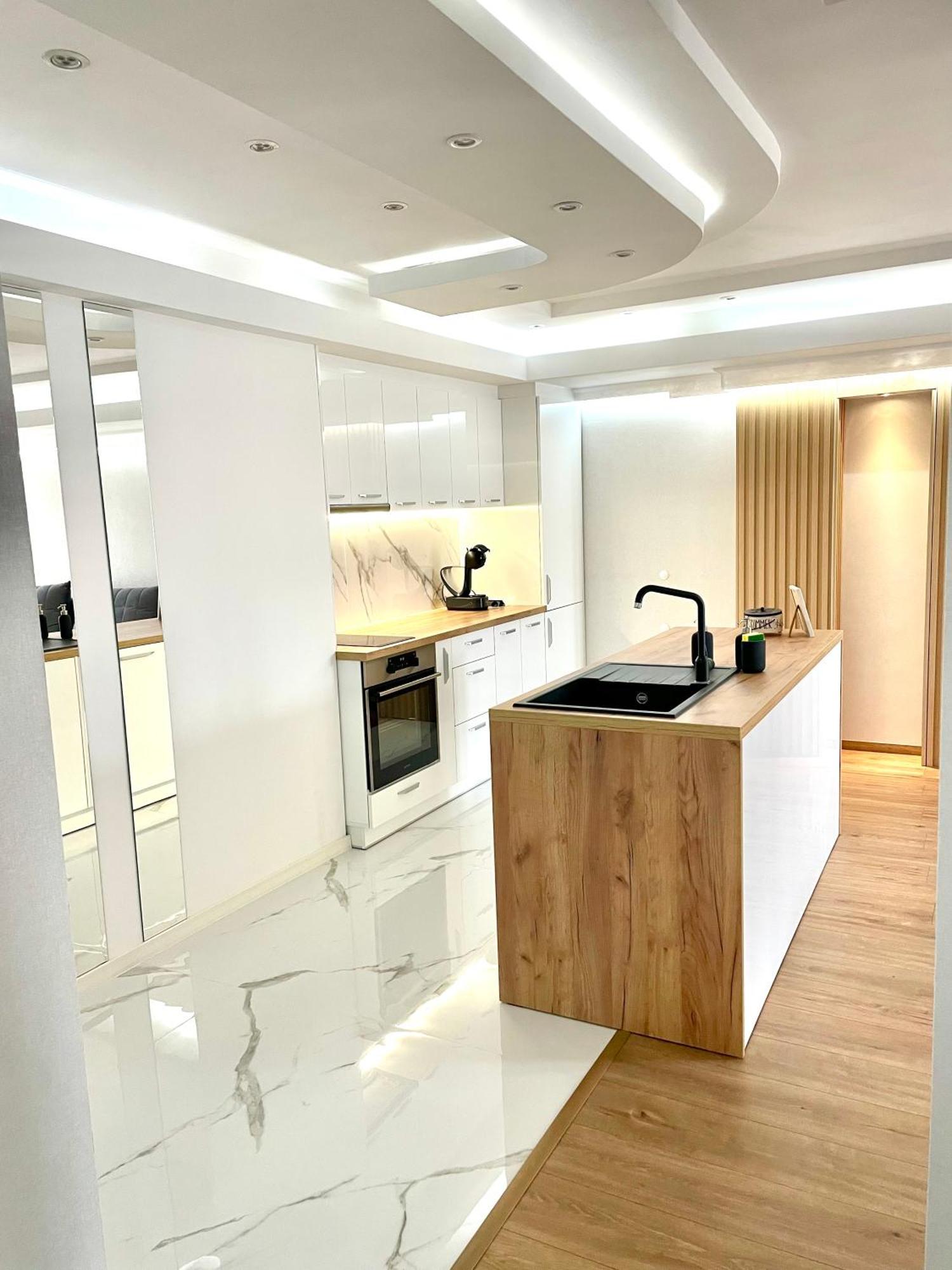 Sea Breeze Apartment Varna Exterior photo